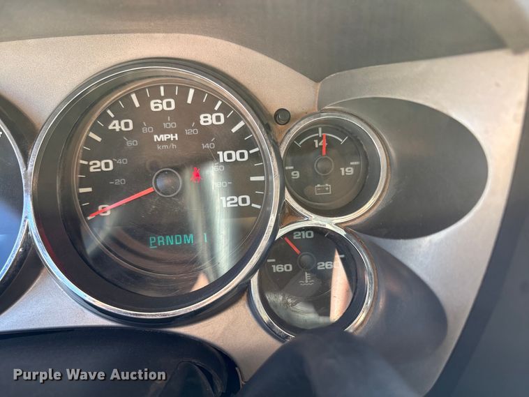 image for item EF6140 2011 Chevrolet Silverado 2500HD Crew Cab pickup truck