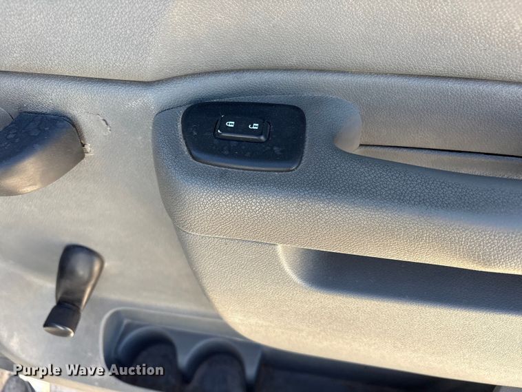 image for item EF6140 2011 Chevrolet Silverado 2500HD Crew Cab pickup truck