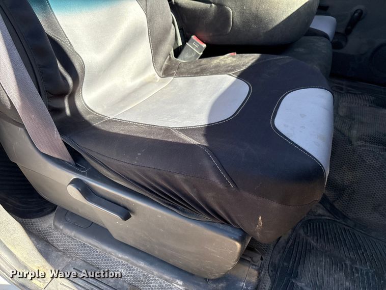 image for item EF6140 2011 Chevrolet Silverado 2500HD Crew Cab pickup truck