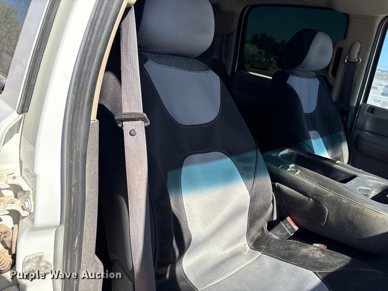 image for item EF6140 2011 Chevrolet Silverado 2500HD Crew Cab pickup truck