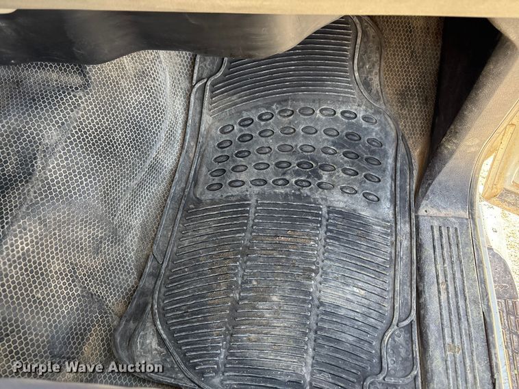 image for item EF6140 2011 Chevrolet Silverado 2500HD Crew Cab pickup truck