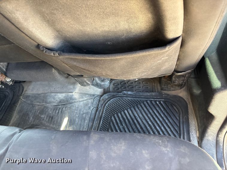 image for item EF6140 2011 Chevrolet Silverado 2500HD Crew Cab pickup truck