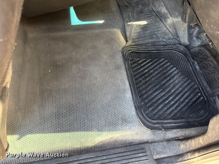 image for item EF6140 2011 Chevrolet Silverado 2500HD Crew Cab pickup truck