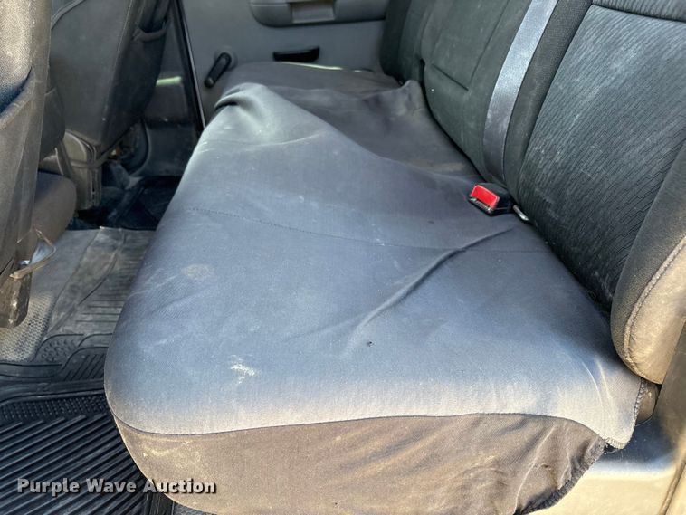 image for item EF6140 2011 Chevrolet Silverado 2500HD Crew Cab pickup truck