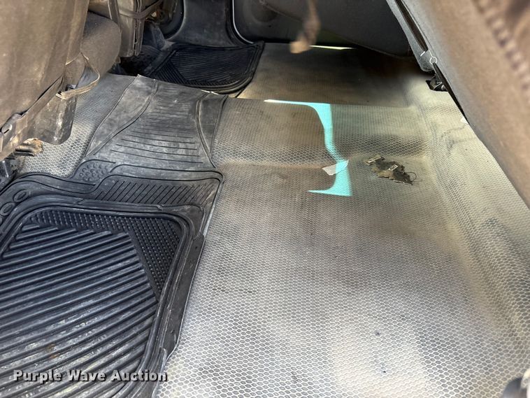 image for item EF6140 2011 Chevrolet Silverado 2500HD Crew Cab pickup truck