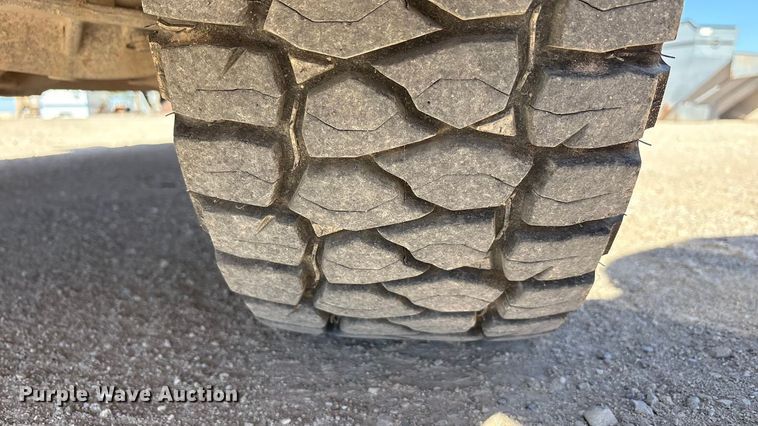 image for item EF6140 2011 Chevrolet Silverado 2500HD Crew Cab pickup truck