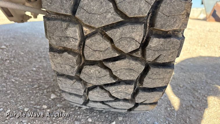 image for item EF6140 2011 Chevrolet Silverado 2500HD Crew Cab pickup truck