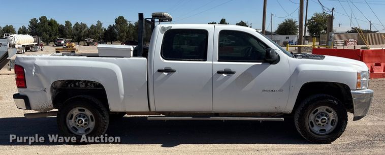 image for item EF6141 2013 Chevrolet Silverado 2500HD Crew Cab pickup truck