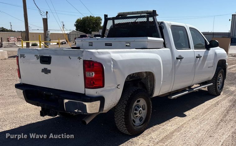 image for item EF6141 2013 Chevrolet Silverado 2500HD Crew Cab pickup truck
