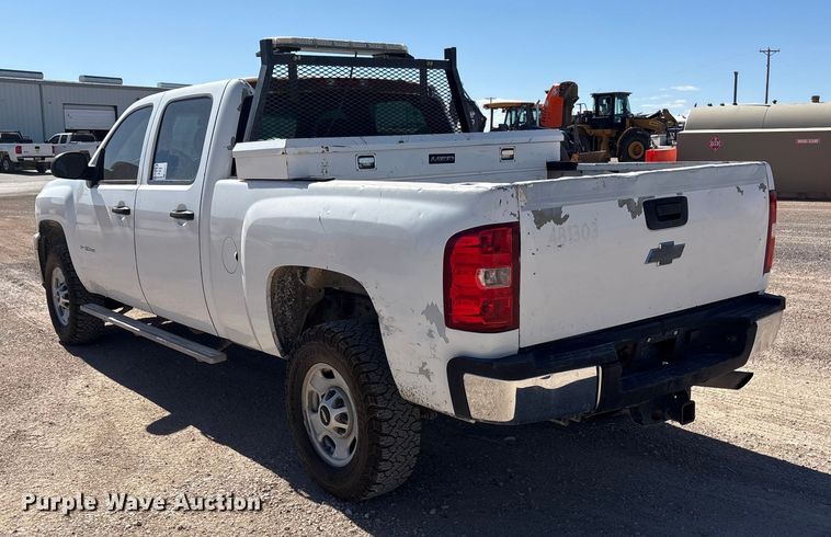 image for item EF6141 2013 Chevrolet Silverado 2500HD Crew Cab pickup truck