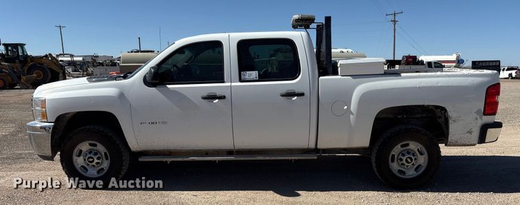 image for item EF6141 2013 Chevrolet Silverado 2500HD Crew Cab pickup truck