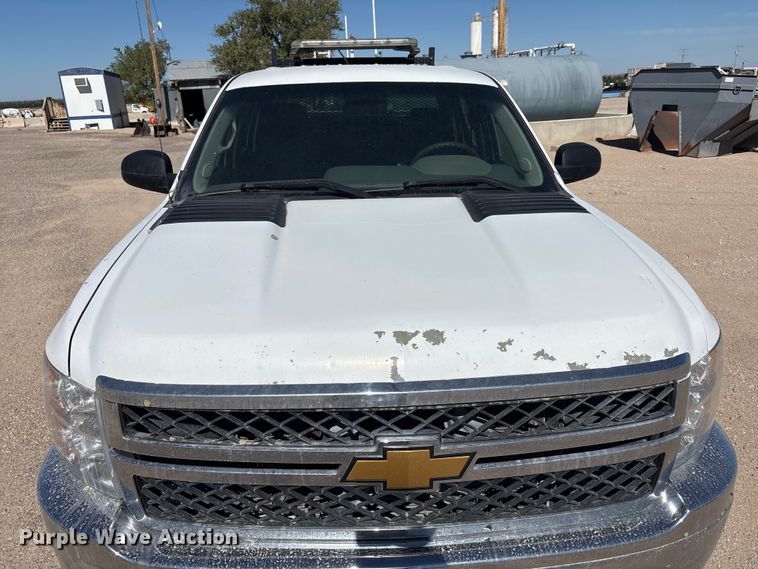 image for item EF6141 2013 Chevrolet Silverado 2500HD Crew Cab pickup truck