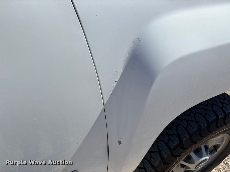 image for item EF6141 2013 Chevrolet Silverado 2500HD Crew Cab pickup truck