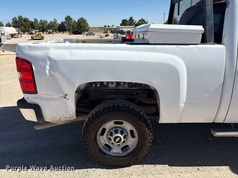 image for item EF6141 2013 Chevrolet Silverado 2500HD Crew Cab pickup truck