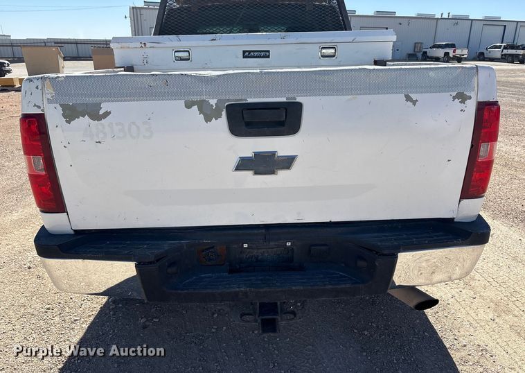 image for item EF6141 2013 Chevrolet Silverado 2500HD Crew Cab pickup truck