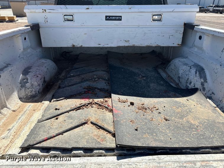 image for item EF6141 2013 Chevrolet Silverado 2500HD Crew Cab pickup truck