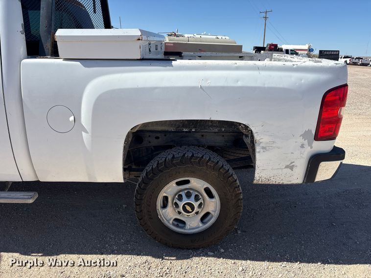 image for item EF6141 2013 Chevrolet Silverado 2500HD Crew Cab pickup truck