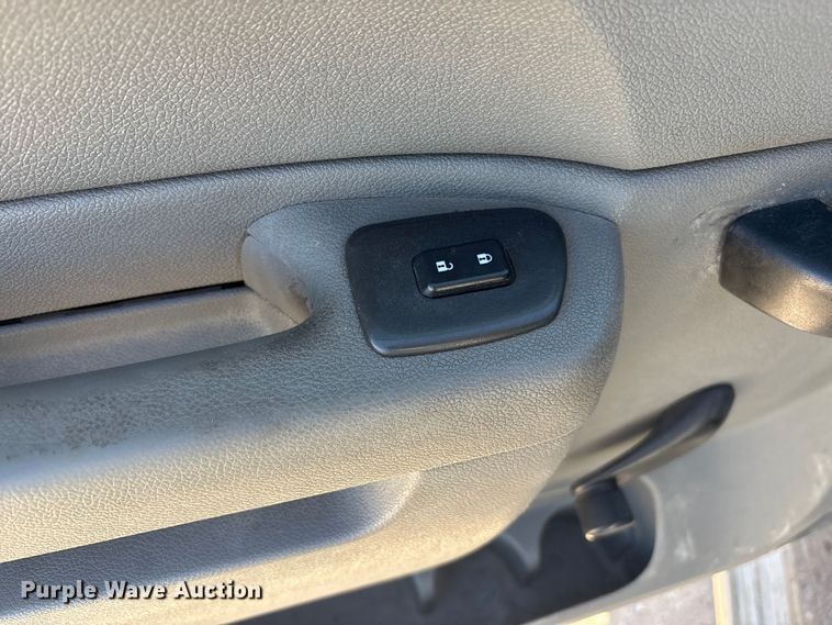 image for item EF6141 2013 Chevrolet Silverado 2500HD Crew Cab pickup truck