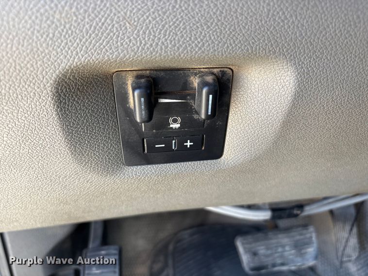 image for item EF6141 2013 Chevrolet Silverado 2500HD Crew Cab pickup truck