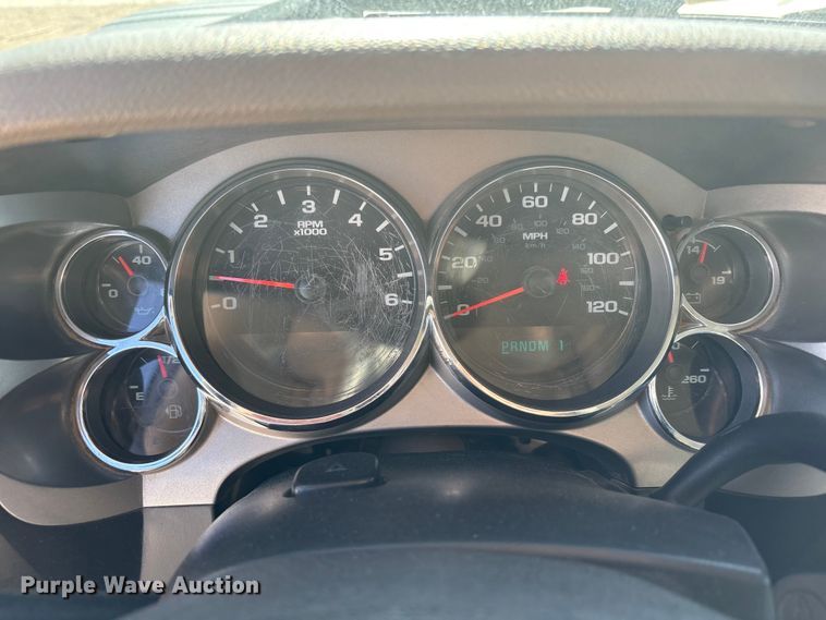 image for item EF6141 2013 Chevrolet Silverado 2500HD Crew Cab pickup truck