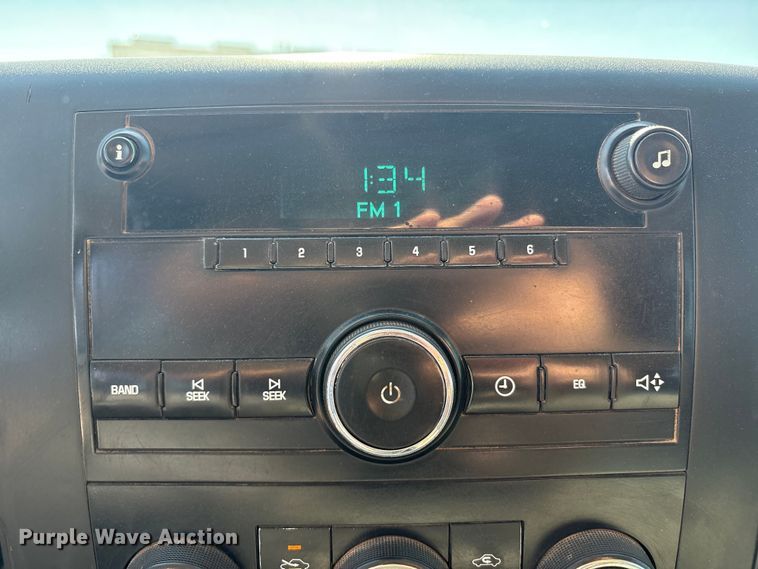 image for item EF6141 2013 Chevrolet Silverado 2500HD Crew Cab pickup truck