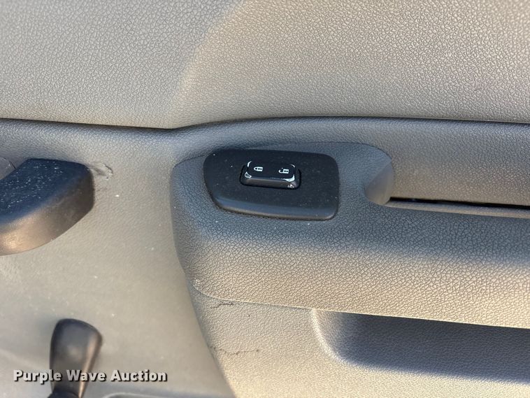 image for item EF6141 2013 Chevrolet Silverado 2500HD Crew Cab pickup truck