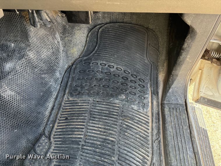 image for item EF6141 2013 Chevrolet Silverado 2500HD Crew Cab pickup truck