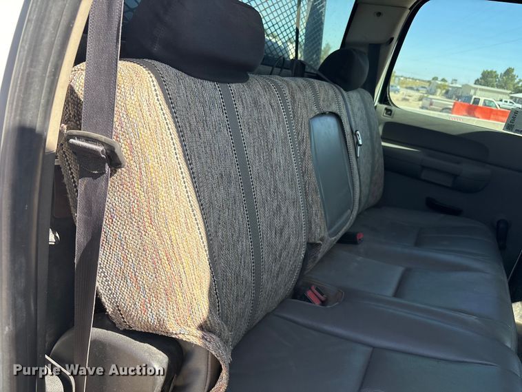 image for item EF6141 2013 Chevrolet Silverado 2500HD Crew Cab pickup truck