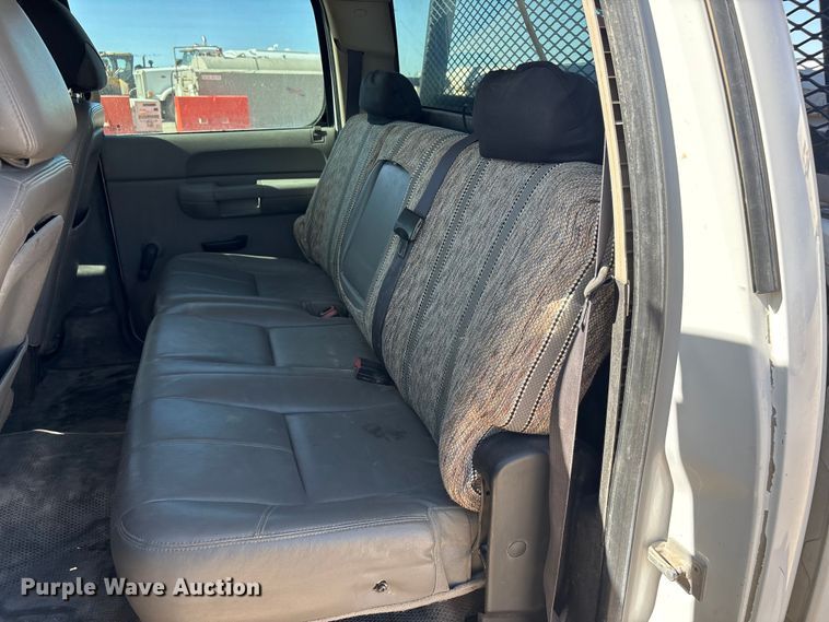 image for item EF6141 2013 Chevrolet Silverado 2500HD Crew Cab pickup truck