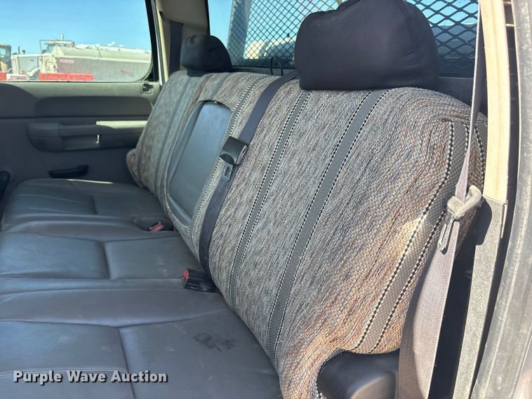 image for item EF6141 2013 Chevrolet Silverado 2500HD Crew Cab pickup truck