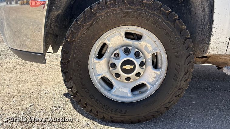 image for item EF6141 2013 Chevrolet Silverado 2500HD Crew Cab pickup truck