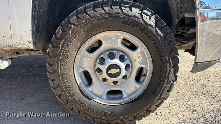 image for item EF6141 2013 Chevrolet Silverado 2500HD Crew Cab pickup truck