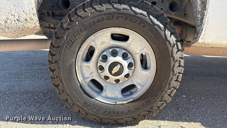 image for item EF6141 2013 Chevrolet Silverado 2500HD Crew Cab pickup truck