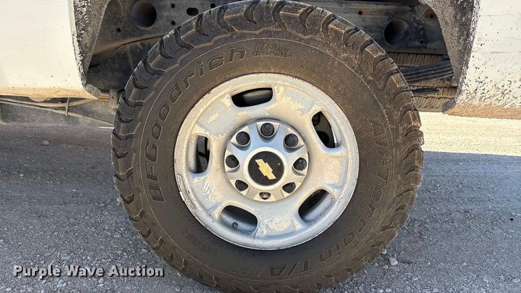 image for item EF6141 2013 Chevrolet Silverado 2500HD Crew Cab pickup truck