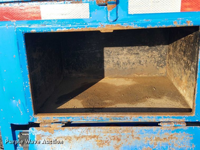 image for item EG1690 2015 Ford F750 Super Duty utility / service truck