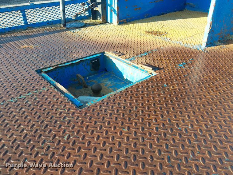 image for item EG1690 2015 Ford F750 Super Duty utility / service truck