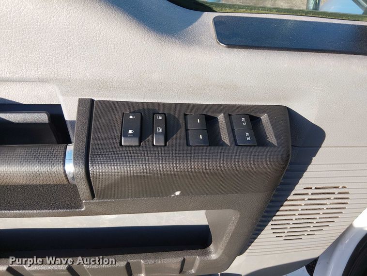 image for item EG1690 2015 Ford F750 Super Duty utility / service truck