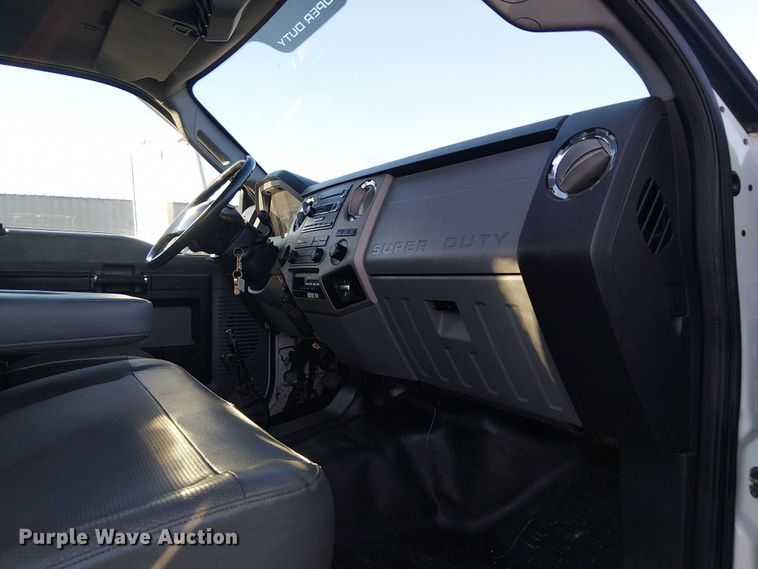 image for item EG1690 2015 Ford F750 Super Duty utility / service truck