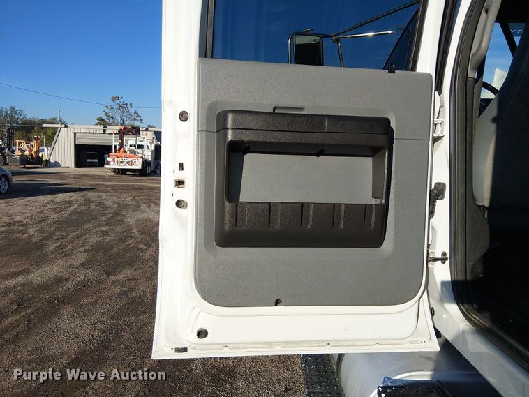 image for item EG1690 2015 Ford F750 Super Duty utility / service truck