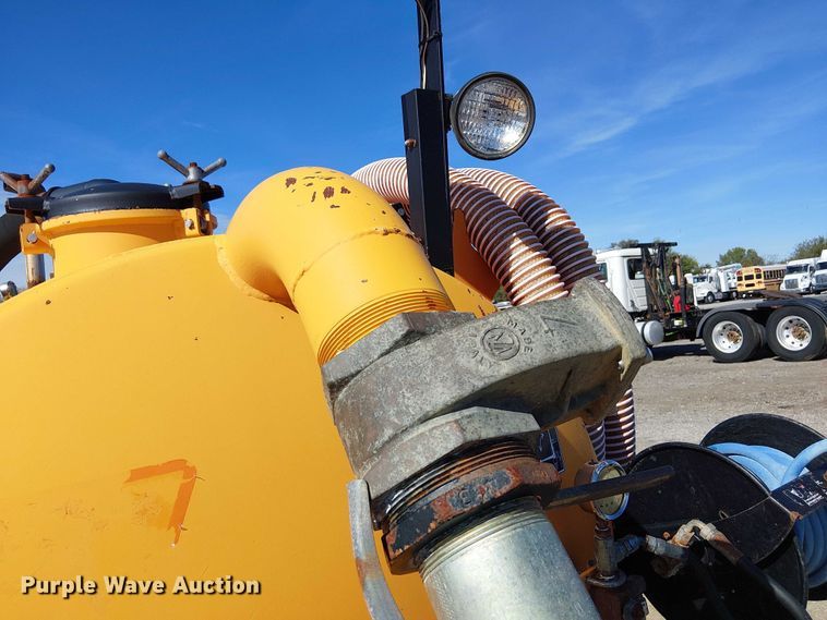 image for item EG1708 2007 Ring O Matic 275 vacuum excavator