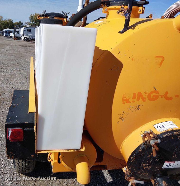 image for item EG1708 2007 Ring O Matic 275 vacuum excavator