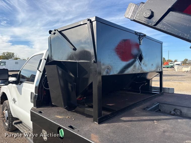 image for item EG1733 2012 Ford F350 XLT bale bed pickup truck