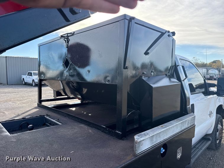 image for item EG1733 2012 Ford F350 XLT bale bed pickup truck