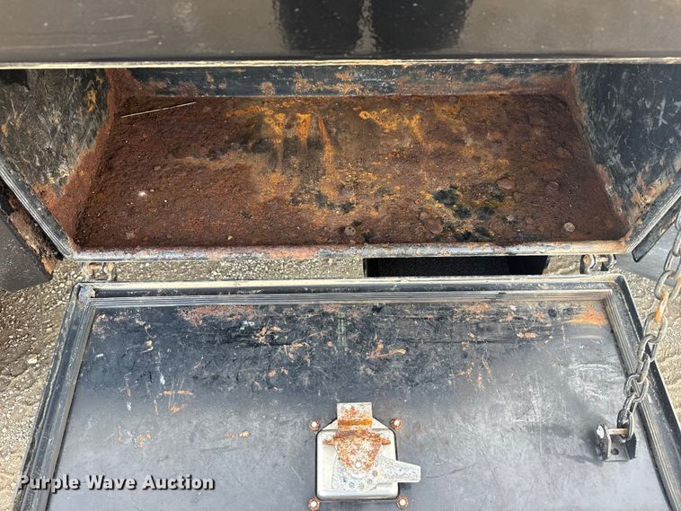 image for item EG1733 2012 Ford F350 XLT bale bed pickup truck