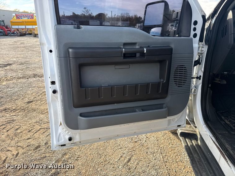 image for item EG1733 2012 Ford F350 XLT bale bed pickup truck