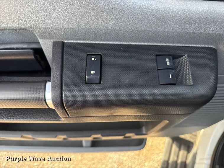 image for item EG1733 2012 Ford F350 XLT bale bed pickup truck