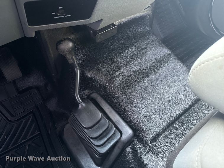 image for item EG1733 2012 Ford F350 XLT bale bed pickup truck