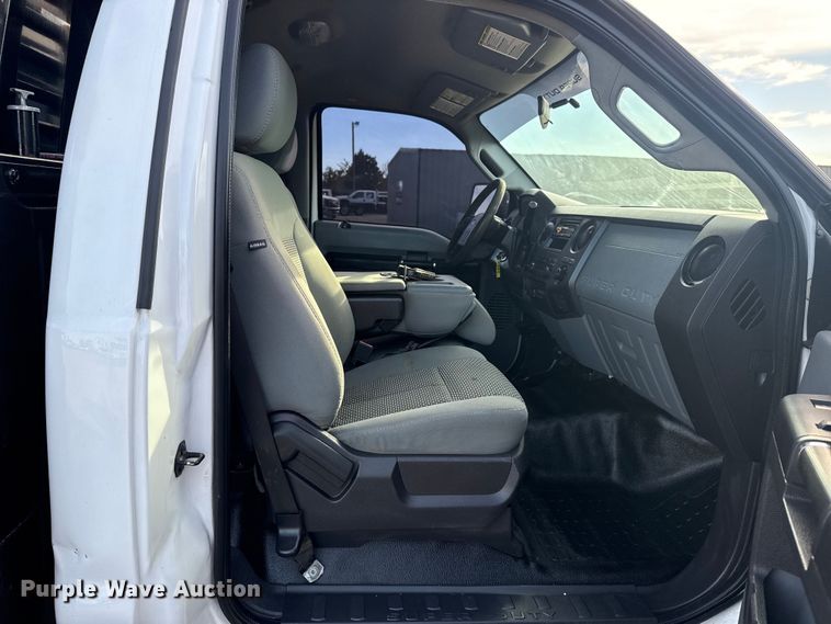 image for item EG1733 2012 Ford F350 XLT bale bed pickup truck