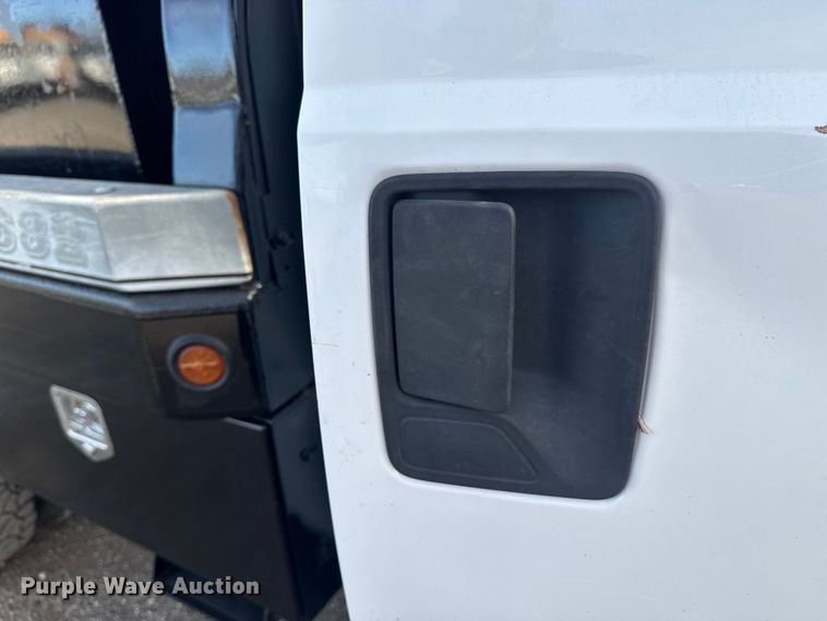 image for item EG1733 2012 Ford F350 XLT bale bed pickup truck