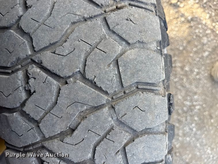 image for item EG1733 2012 Ford F350 XLT bale bed pickup truck